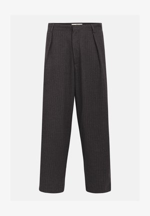 Donkergrijze pinstriped broeken met een losse pasvorm, voorplooien en een soepele textuur, met een standaard tailleband en zonder zichtbare hardware.