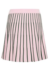 Jupe rose avec des rayures verticales vertes, fabriquée en tissu doux. Conception évasée avec une taille subtile, se terminant au-dessus des genoux.