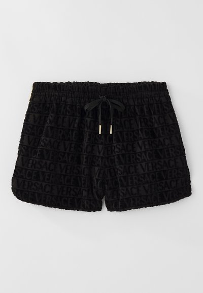 Črni šortki z žametno teksturo, s celotnim odtisnjenim logotipom Versace, elastičnim pasom in usklajenim vrvico.