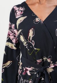 TOM TAILOR DRESS PRINTED WRAP - Dnevna haljina - multi coloured