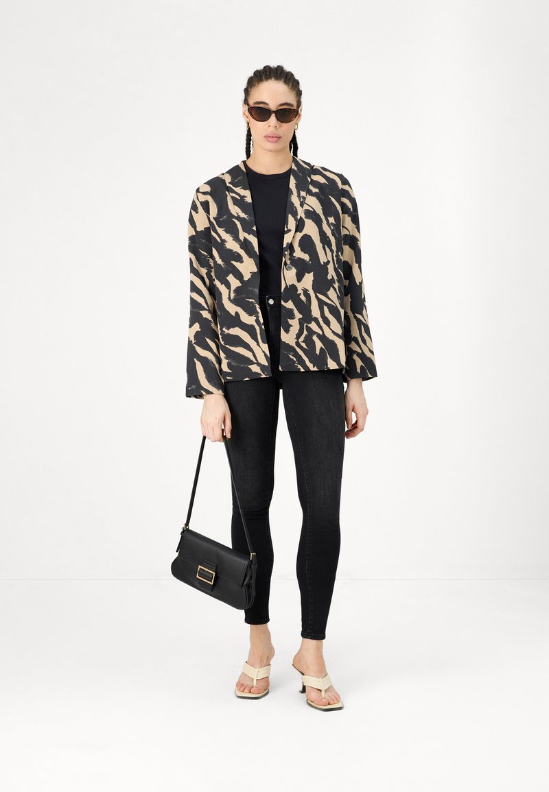 Blazer Femme ONLY Onlnova Life - Manches Longues, Coupe Regular, Uni - Style Décontracté, Confortable - Produit Durable
