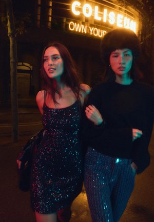 Bershka - Sukienka koktajlowa