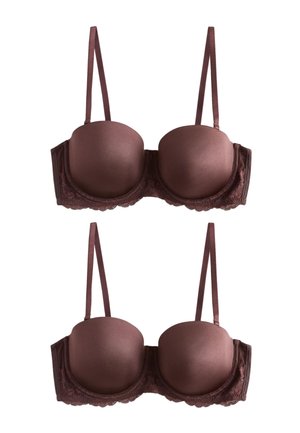 Zwei identische braune gepolsterte BHs mit verstellbaren Trägern und Spitzenbesatz am Bund, dargestellt vor weißem Hintergrund.