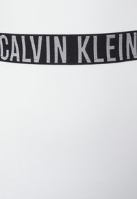 Calvin Klein Swimwear CUT OUT ONE PIECE - Fato de banho - classic white