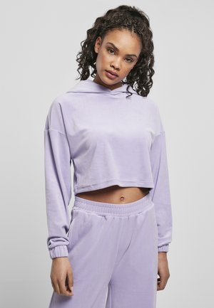 Lavendelkort hoodie laget av mykt materiale med hette og lange ermer, kombinert med matchende løstsittende bukser med elastisk midje.