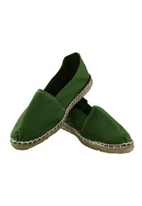 Espadrilles en toile verte avec une semelle en jute naturel, présentant des coutures blanches le long du bord, un bout arrondi et un design à enfiler.