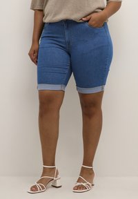 Kaffe Curve KCVICKA  - Kratke hlače od trapera - medium blue washed denim