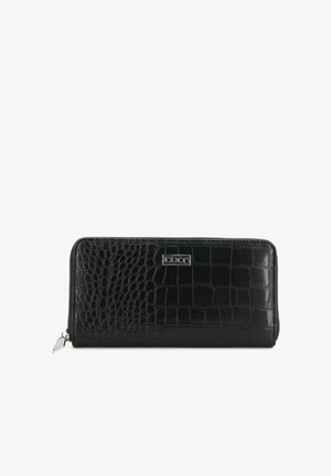 Portafoglio nero con zip su tutto il perimetro, effetto pelle di coccodrillo e placca logo in metallo color argento sul davanti.