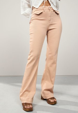 REGULAR FIT - Džinsi ar paplatinātiem galiem - apricot