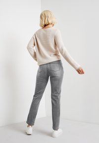 Gerry Weber Edition Jeans Slim Fit - grau mit use
