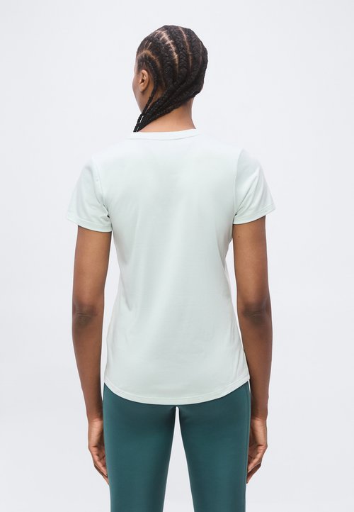 PUMA TAD ESSENTIAL V NECK TEE - Sports T-shirt - créme de mint — photo 3