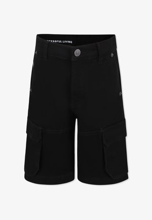 Pantaloni cargo neri realizzati in tessuto misto cotone, dotati di due ampie tasche laterali, chiusura a bottone e passanti per cintura. Texture liscia.