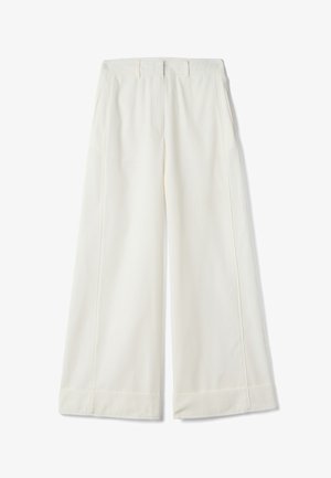 Wijde, op maat gemaakte broek in off-white met een hoge taille, voorzakken, lussen voor een riem en een plooi langs elk been.