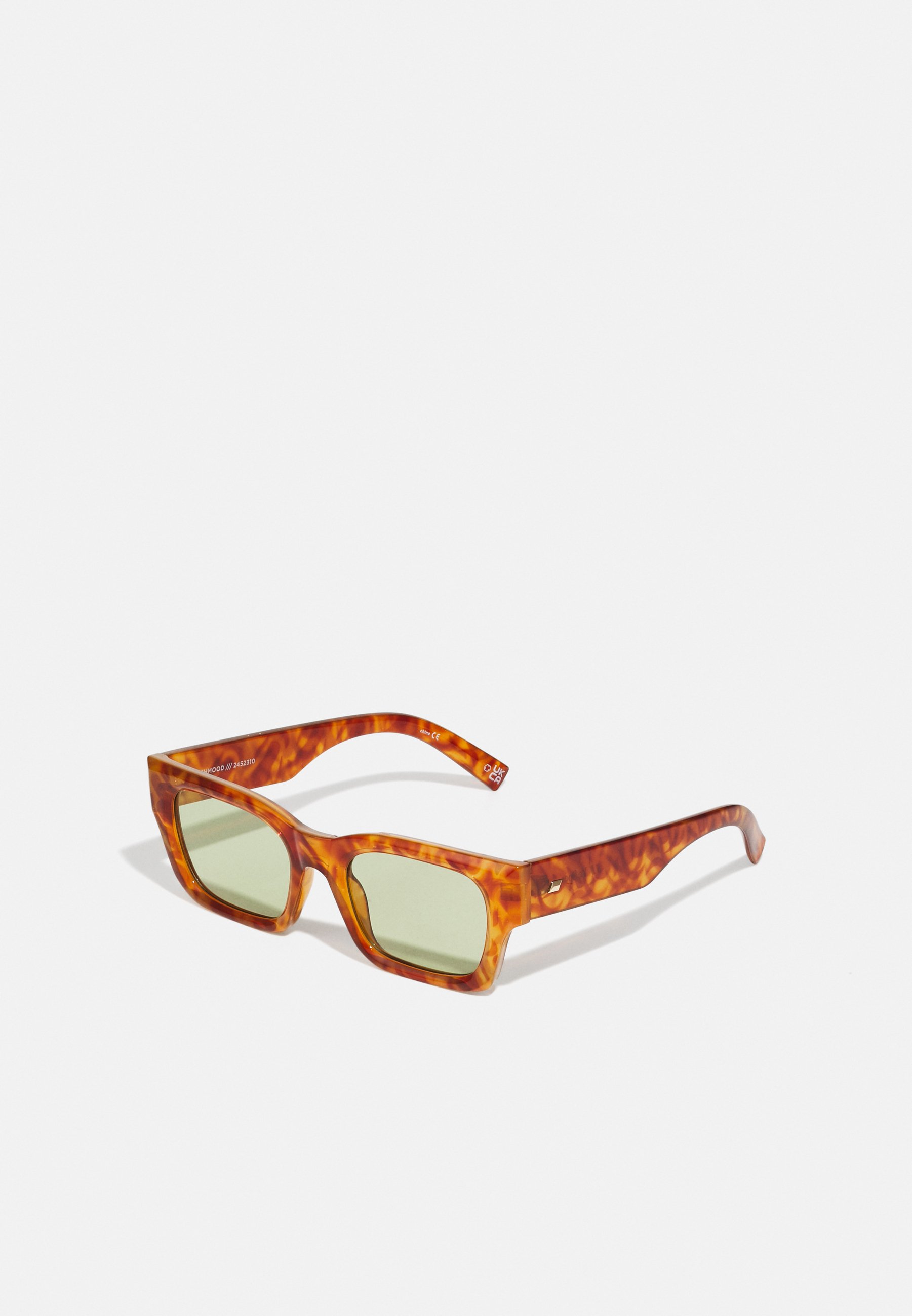 Le Specs Shmood Sunglasses In Amber Haze Unisex New Shmood Black Uni-Sex Rectangle Sunglasses | Le Specs main image 3