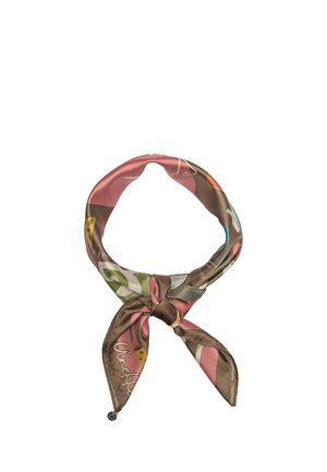 Pañuelo cuadrado de seda con un patrón abstracto multicolor anudado de forma suelta sobre un fondo blanco.