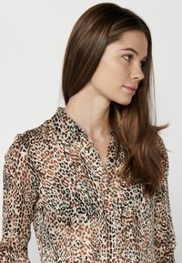 Koroshi LONG SLEEVE - Bluza s gumbima - marron brown