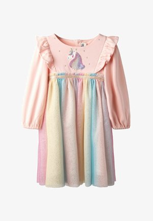 Roosa kleit voldiliste varrukatega, millel on üksarviku litritega tikand ja pastelsetes toonides sädelevate detailidega gradientset tuuleseelikut.