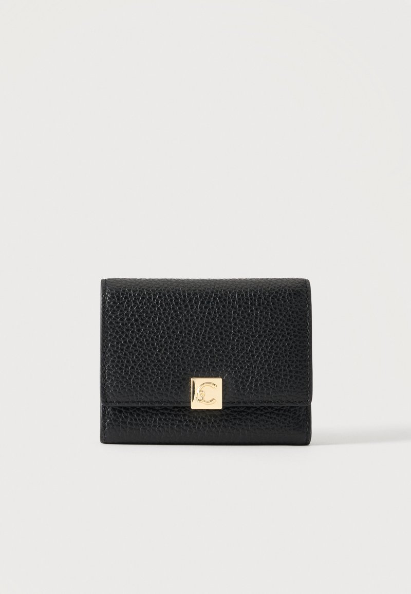 Portefeuille en cuir noir texturé avec un fermoir carré doré orné d’un petit croissant de lune gravé.