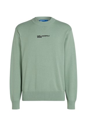Pulover tricotat verde deschis cu guler rotund, mâneci lungi, manșete și tiv cu nervuri; prezintă marca "KARL LAGERFELD JEANS" în negru pe față.