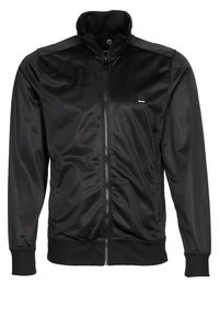 Černá bunda na zip vyrobená z hladké, lehké tkaniny. Má stojací límec a žebrované manžety s malým logem na hrudi.