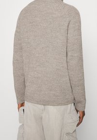 DRYKORN Strickpullover - brown