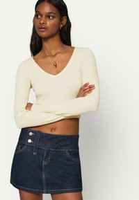 Bershka V-NECK - SWEATER  - Jumper - beige