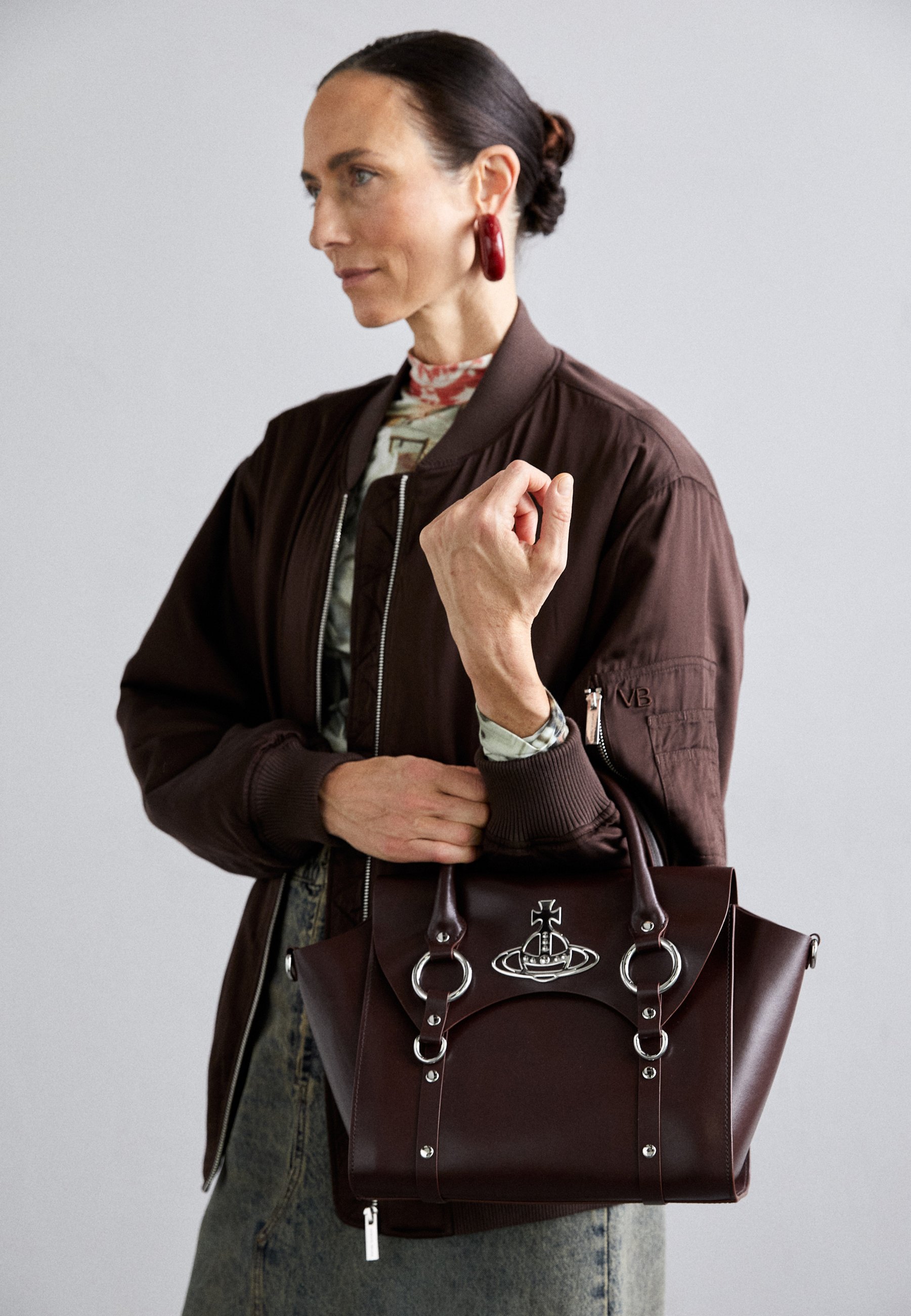 Vivienne Westwood BETTY MEDIUM HANDBAG - Handbag - brown - Zalando 
