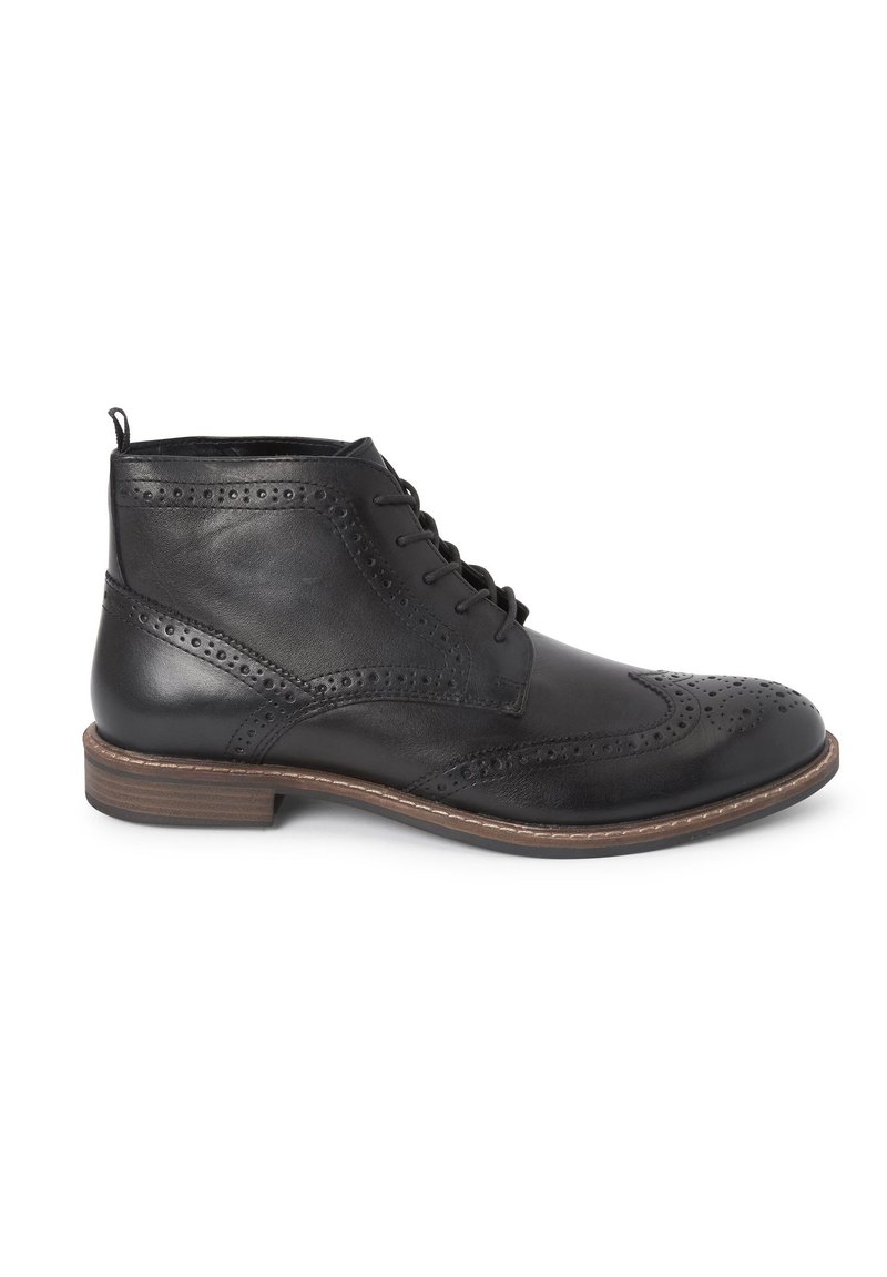 Next BROGUE STANDARD czarny