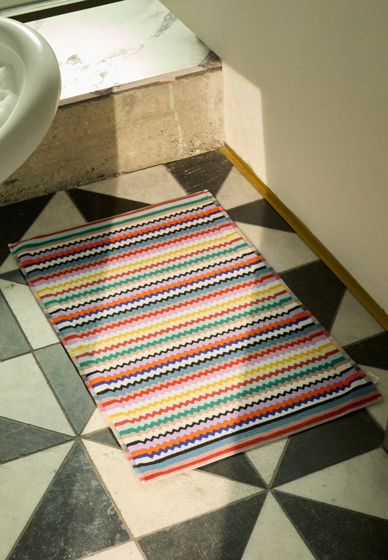 Missoni - RIVERBERO BATH MAT 60X90 - Bath mat - multicolor, Enlarge