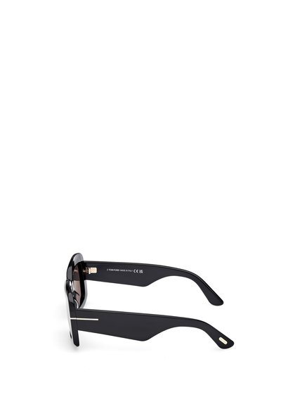 Schwarze Sonnenbrille mit einem eleganten, rechteckigen Design, glänzenden Rahmen, schlanken Bügeln und einem kleinen goldenen Akzent an der Seite.
