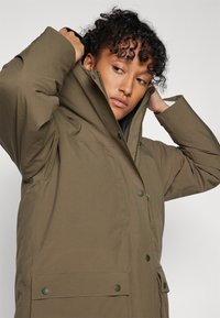 Fjällräven HC HYDRATIC PADDED JACKET W - Wintermantel - laurel green