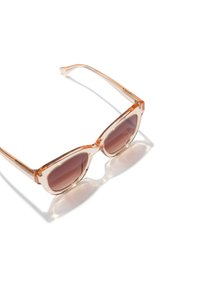 Ochelari de soare transparenți piersici cu lentile maronii, design pătrat și rame alungite. Material ușor cu accente discrete de speck.