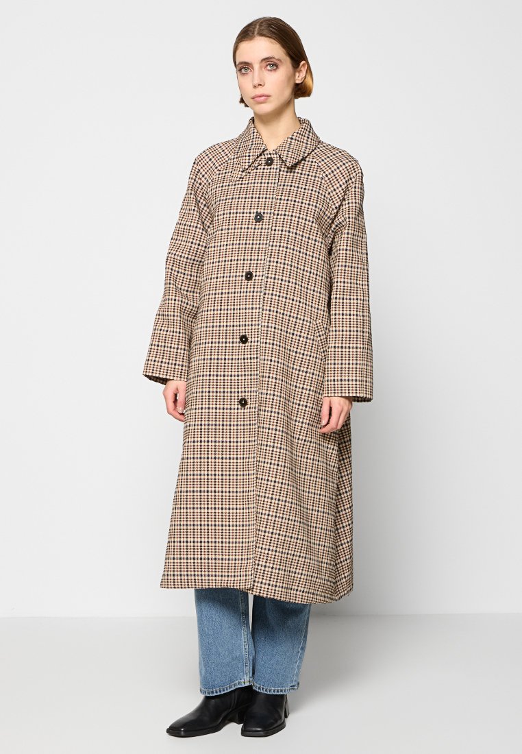 closed Mantel bruin closed Mantel bruin