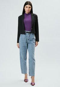 INFLUENCER HIGH-NECK TEE - Langarmshirt - purple