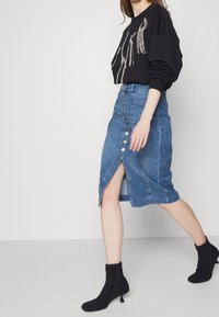 Pinko Sweatshirt - black