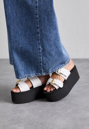 MOSCHINO WEDGE - Heeled mules - bianco