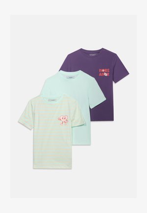 Three short-sleeve t-shirts in purple, light blue, and light striped yellow with pink heart and "More Amor" text designs.
