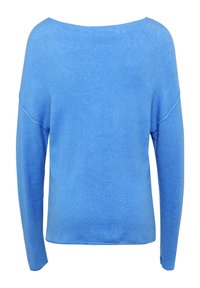 Pull bleu en tricot avec une coupe décontractée, un col large, des manches longues et une texture côtelée au design épuré et simple.