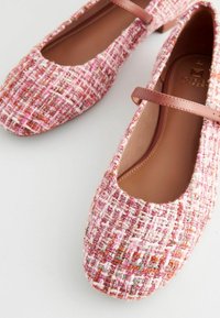 Next WIDE FIT FOREVER COMFORT MARY JANE - Bailarinas con hebilla - pink white