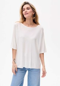 blue shadow T-shirt basic - white