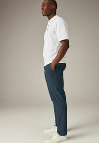 Next 2 PACK SLIM FIT STRETCH - Chinos tipa bikses - blue light stone