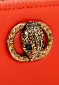 Kurt Geiger London CHELSEA pomarańczowy