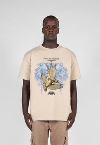 MJ Gonzales VINTAGE DREAMS HEAVY OVERSIZED - Trükipildiga T-särk - wet sand