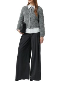 comma Strickjacke - grau