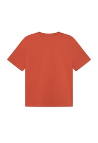 Tricou din bumbac roșu cu guler rotund, mâneci scurte și un design simplu. Spatele este neted, fără logo-uri sau modele vizibile.