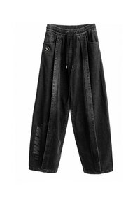 Pantalones de mezclilla negros con cinturilla elástica, cordón, dos bolsillos y detalle de logo en el lateral. Corte holgado y de pierna recta.