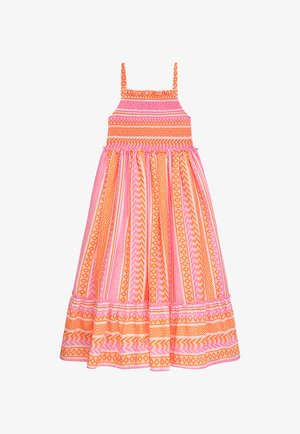 Mehrfarbiges Kleid mit leuchtend pinken und orangefarbenen geometrischen Mustern, dünnen Trägern und einem ausgestellten, gerafften Rock mit Rüschensaum.