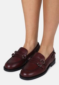 Unselected, winter oxblood