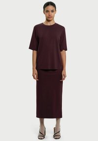 RESIDUS BOTTAS - T-shirt basic - bordeaux