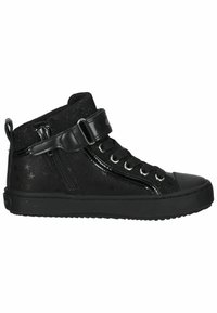 Zapatillas altas negras hechas de material texturizado con patrones de estrellas, que cuentan con un cordón delantero y un zipper lateral, y una suela de goma.